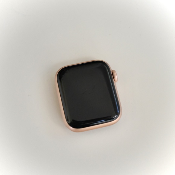 Apple Watch Series 6 40mm (Rose Gold) Bundle - Picture 4 of 6